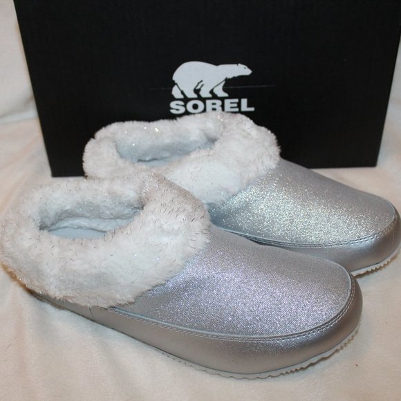 NIB SOREL WOMEN'S METALLIS SILVER SLIP ON FUR SLIPPERS - Picture 1 of 6